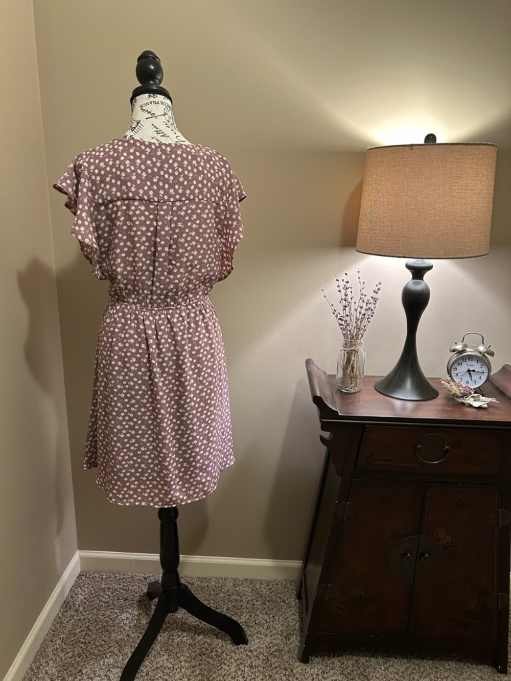 Monteau Los Angeles, Lavender, floral, Ruched V-Neck Women's Dress - Picture 3 of 6